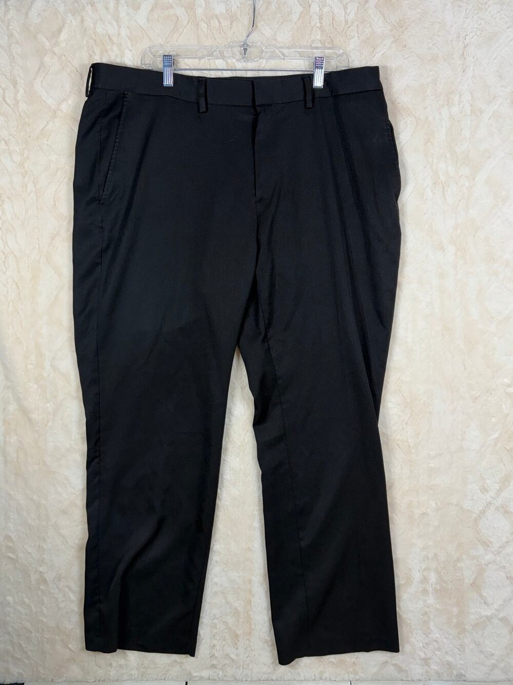 Haggar Men’s 40x30 Black Dress Pants Tailored Fit Flat Front Business EUC